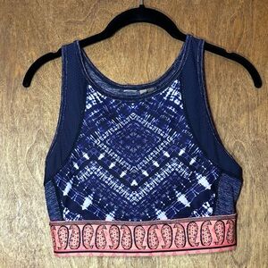 SALE✨ nanette lepore (S) sports bra crop top/long line, key hole, paisley navy